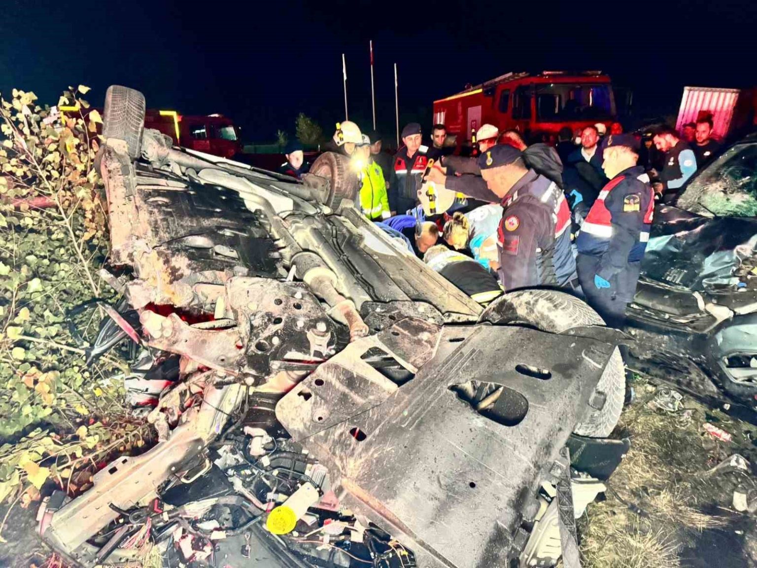 edirnede-hatali-sollama-zincirleme-kazaya-neden-oldu-1-olu-2-yarali