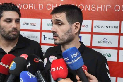 erkek-a-milli-takim-basantrenoru-oliver-roy-camio-tum-oyuncularimiz-gayet-guzel-performans-gosterdi