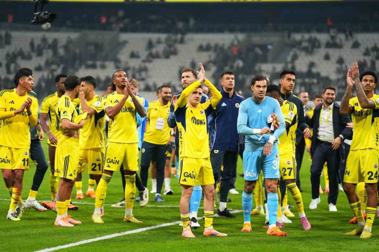 fenerbahce-2-0-geriden-gelerek-derbiyi-kazandi