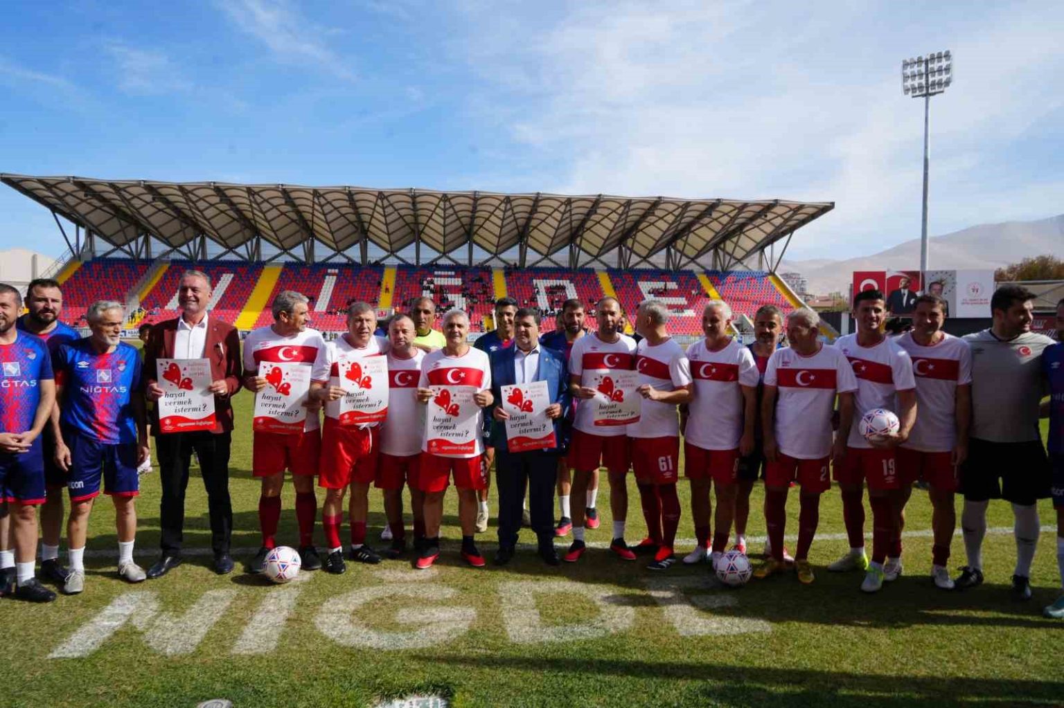 futbolun-efsane-isimleri-nigdede-bulustu