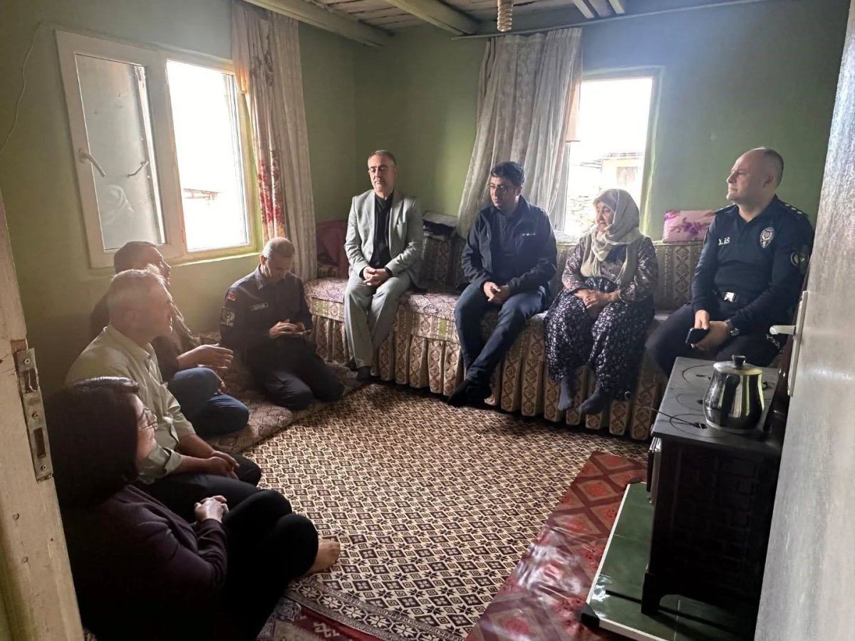 kaymakam-karatas-aliogullari-mahallesinde-vatandaslarla-bulustu