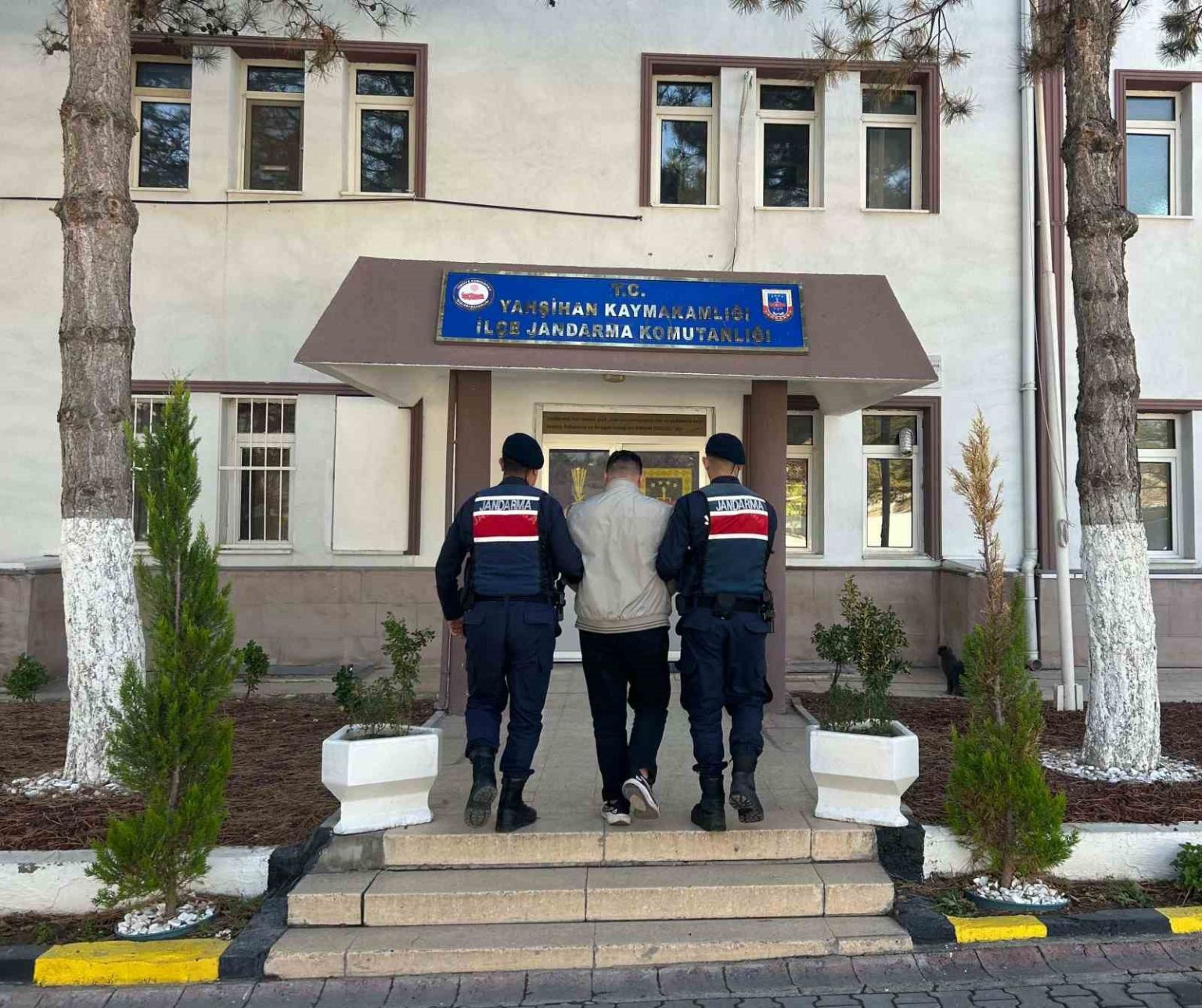 kirikkalede-7-yil-6-ay-hapis-cezasiyla-aranan-firari-yakalandi