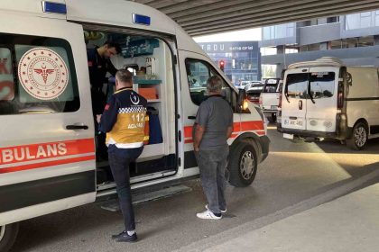 kocaelide-iki-aracin-carpistigi-kazada-4-kisi-yaralandi