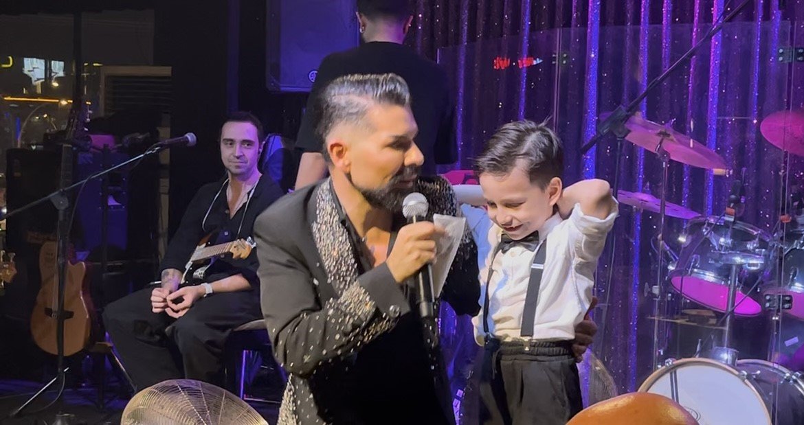 mehmet-cevik-bursada-sahneyi-yikti-gecti-benim-sahnemde-cadilara-yer-yok