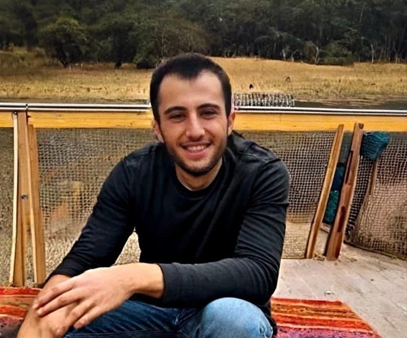 motosikleti-ile-bariyerlere-carpan-universite-ogrencisi-hayatini-kaybetti