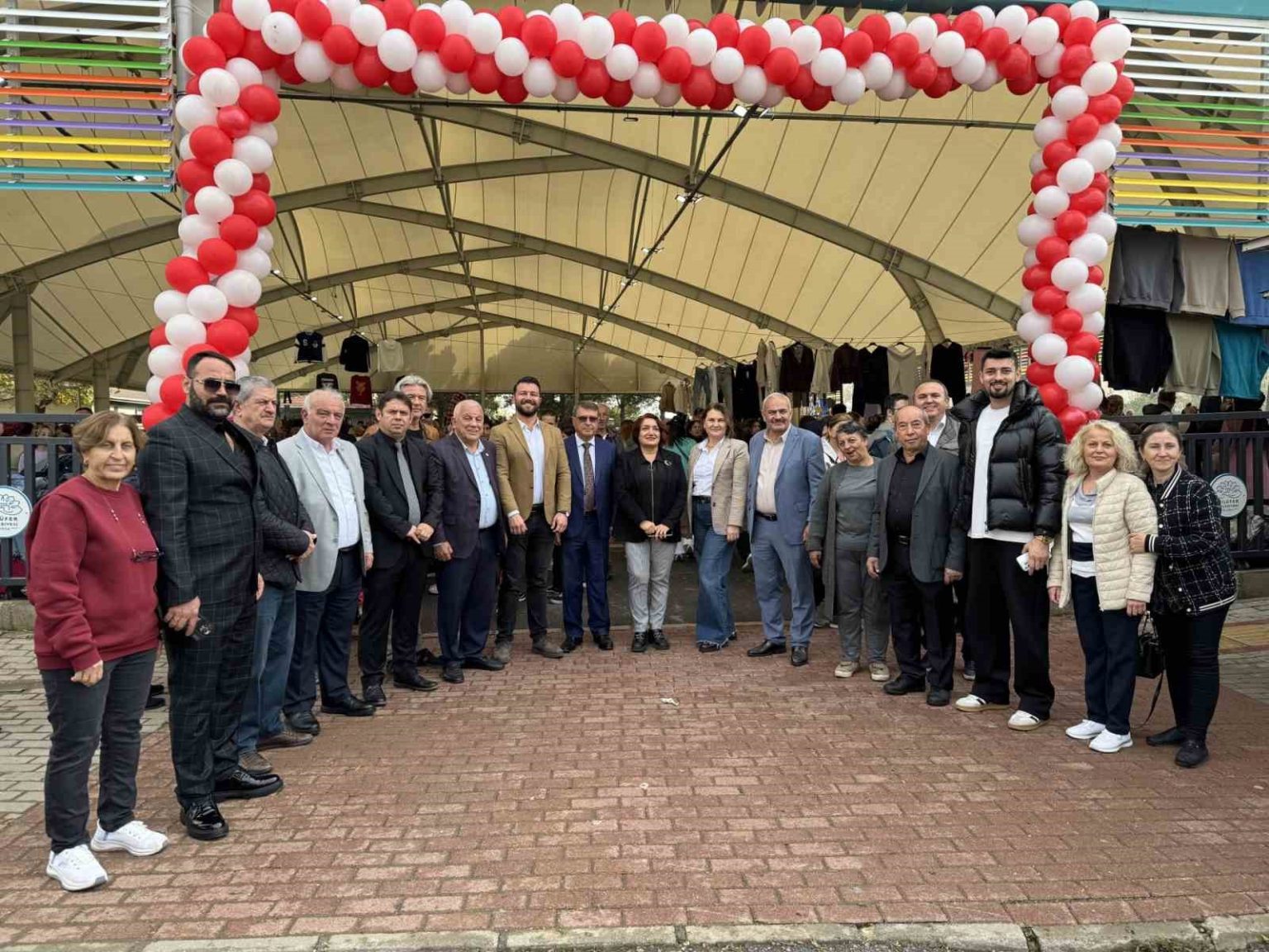 niluferin-7nci-giyim-pazari-acildi