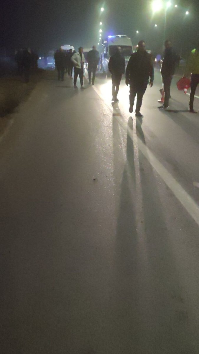 otomobil-ile-motosiklet-carpisti-1i-agir-2-yarali