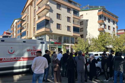 otomobilin-carptigi-2-ogrenci-yaralandi