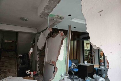 sindirgida-deprem-esnafi-olumsuz-etkiledi