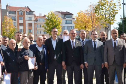 tavsanli-kucuk-sanayi-sitesinde-tapu-sevinci