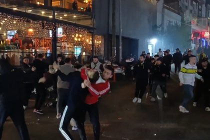 tekirdagda-birbirine-giren-taraftarlar-mahalleyi-savas-alanina-cevirdi-5-yarali