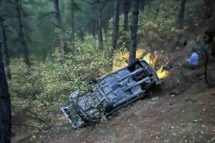 ucuruma-yuvarlanan-aractaki-vatandasi-afad-ekipleri-cikardi