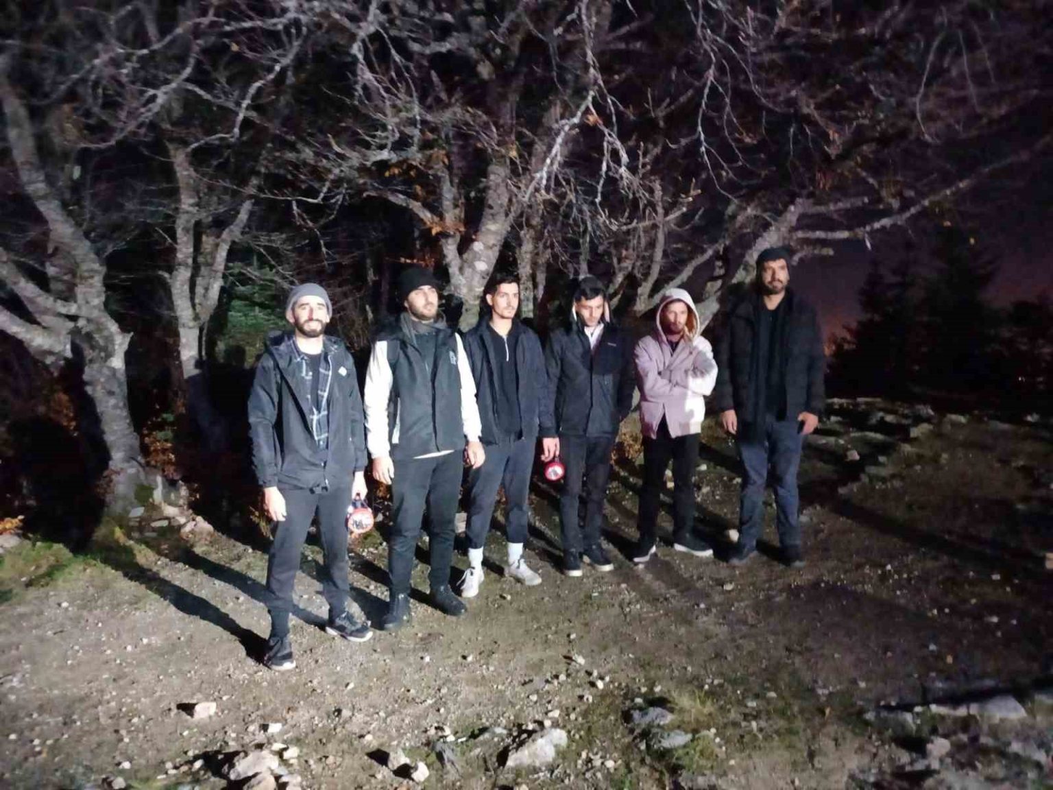 uludagda-ormanda-mahsur-kalan-6-kisi-kurtarildi