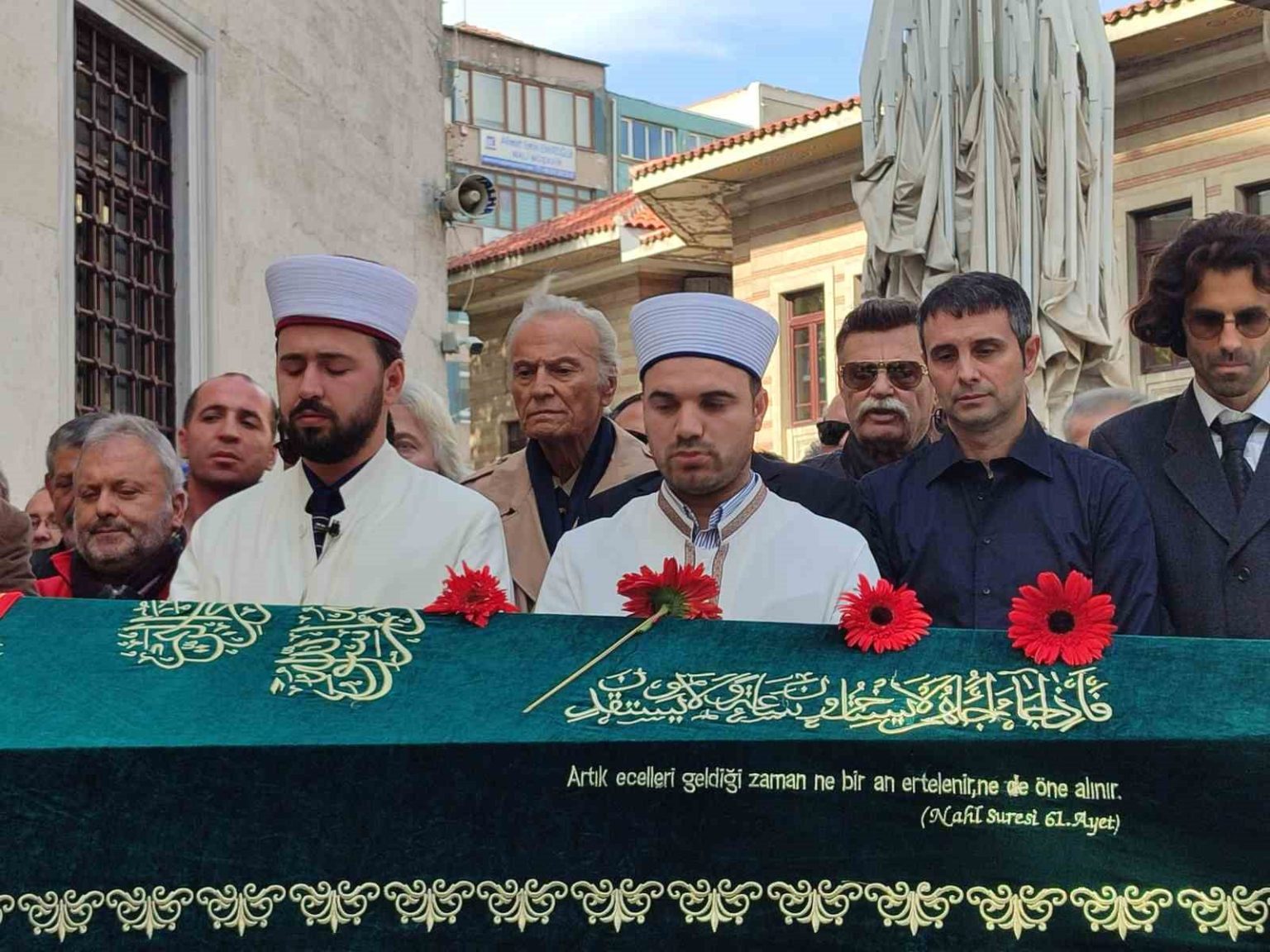 yesilcamin-usta-ismi-engin-caglar-son-yolculuguna-ugurlandi