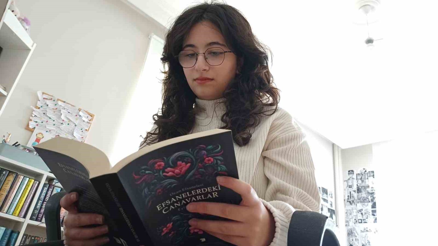 17-yasinda-ilk-romanini-yazdi