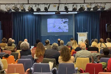 5-tomris-uyar-oyku-gunleri-edebiyatseverlerle-bulustu