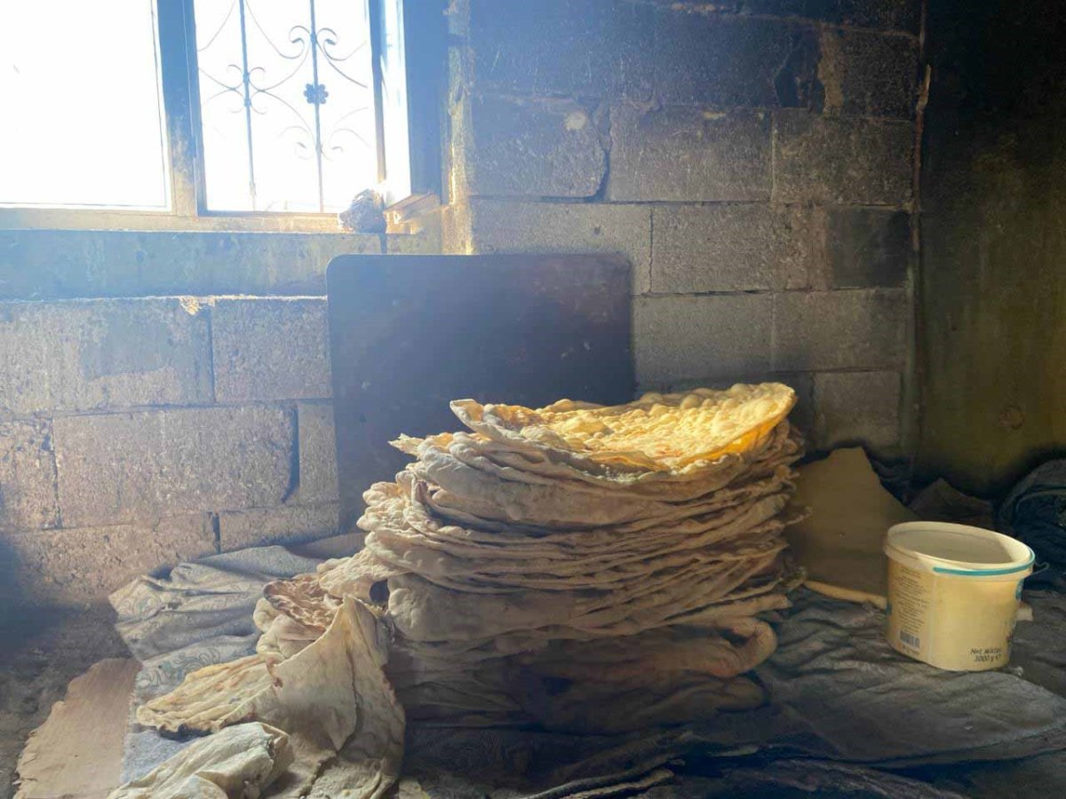 agrida-soguklarin-baslamasiyla-tandirlar-kis-hazirliklari-icin-yanmaya-basladi