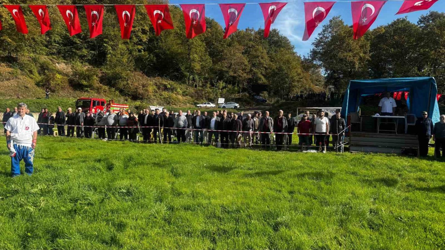 alioglu-gureslerinde-pehlivanlar-kiyasiya-mucadele-etti