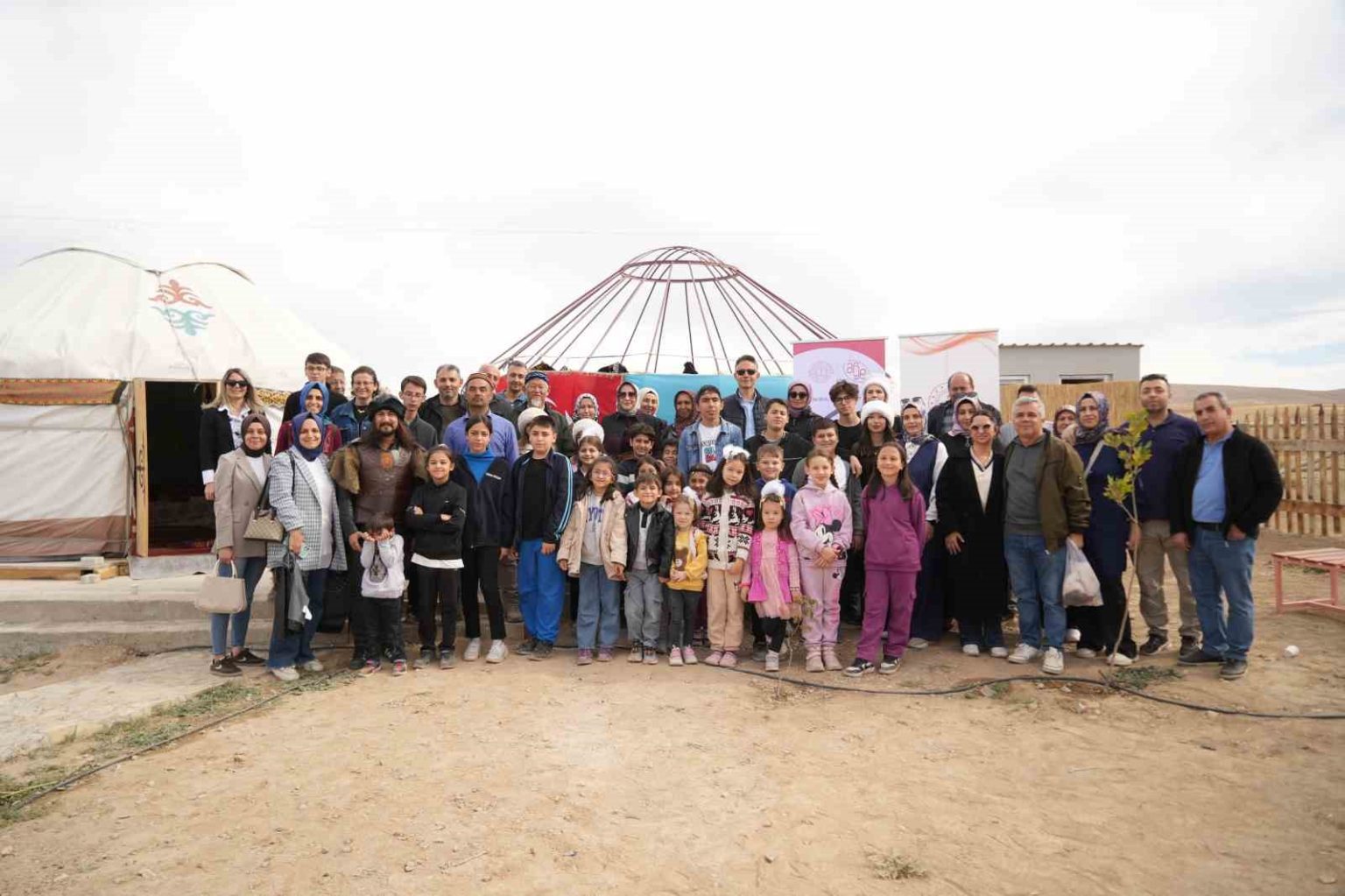 altay-koyunde-ailem-okulum-projesiyle-kazak-kulturu-tanitildi