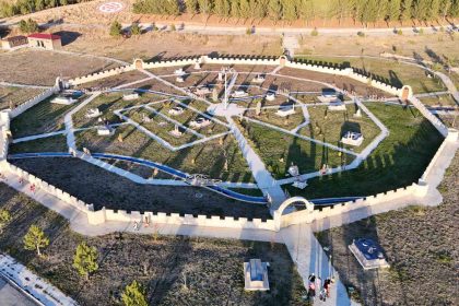 asirlik-eserlerin-minyaturleri-yapildi-sivastaki-tarihi-binalar-bir-araya-toplandi