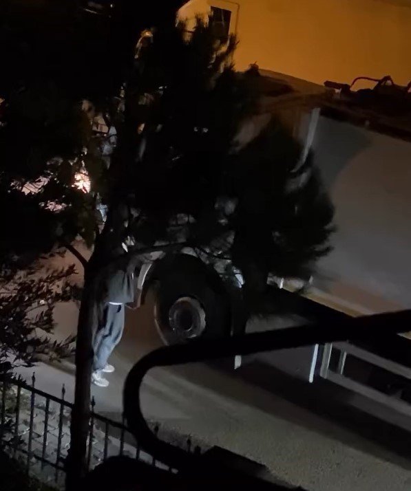 atasehirde-trafikte-cop-kamyonu-soforune-levyeli-saldiri-kamerada