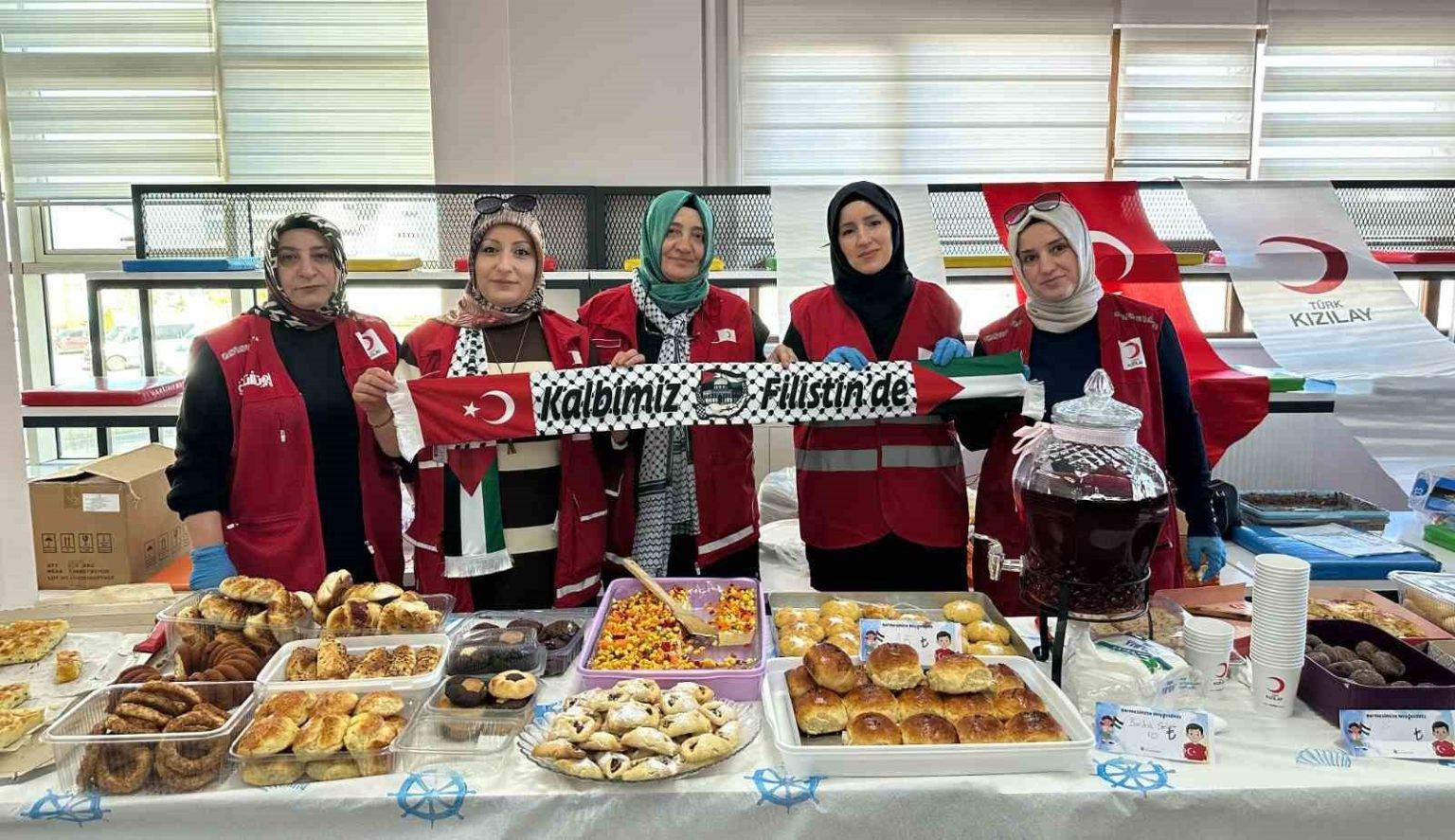 ataturk-universitesi-ozel-vakif-okullarindan-filistine-destek