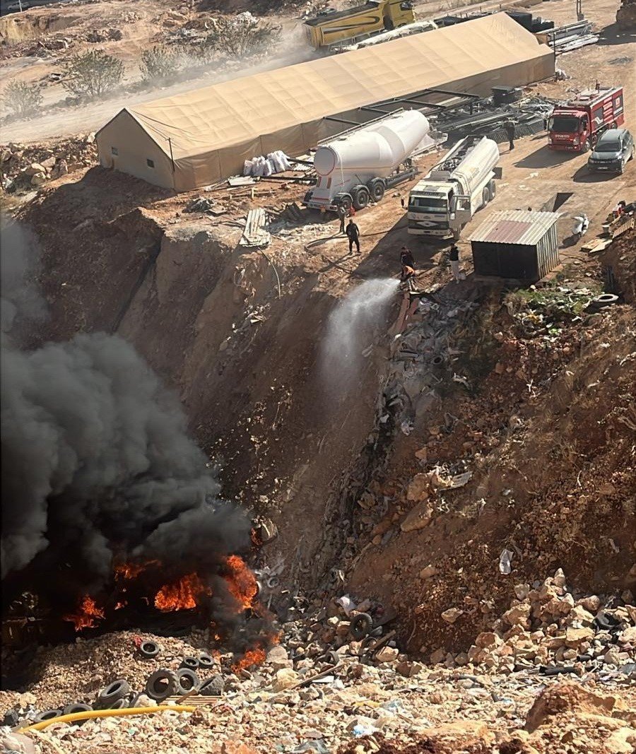 atik-malzeme-yangini-korkuttu