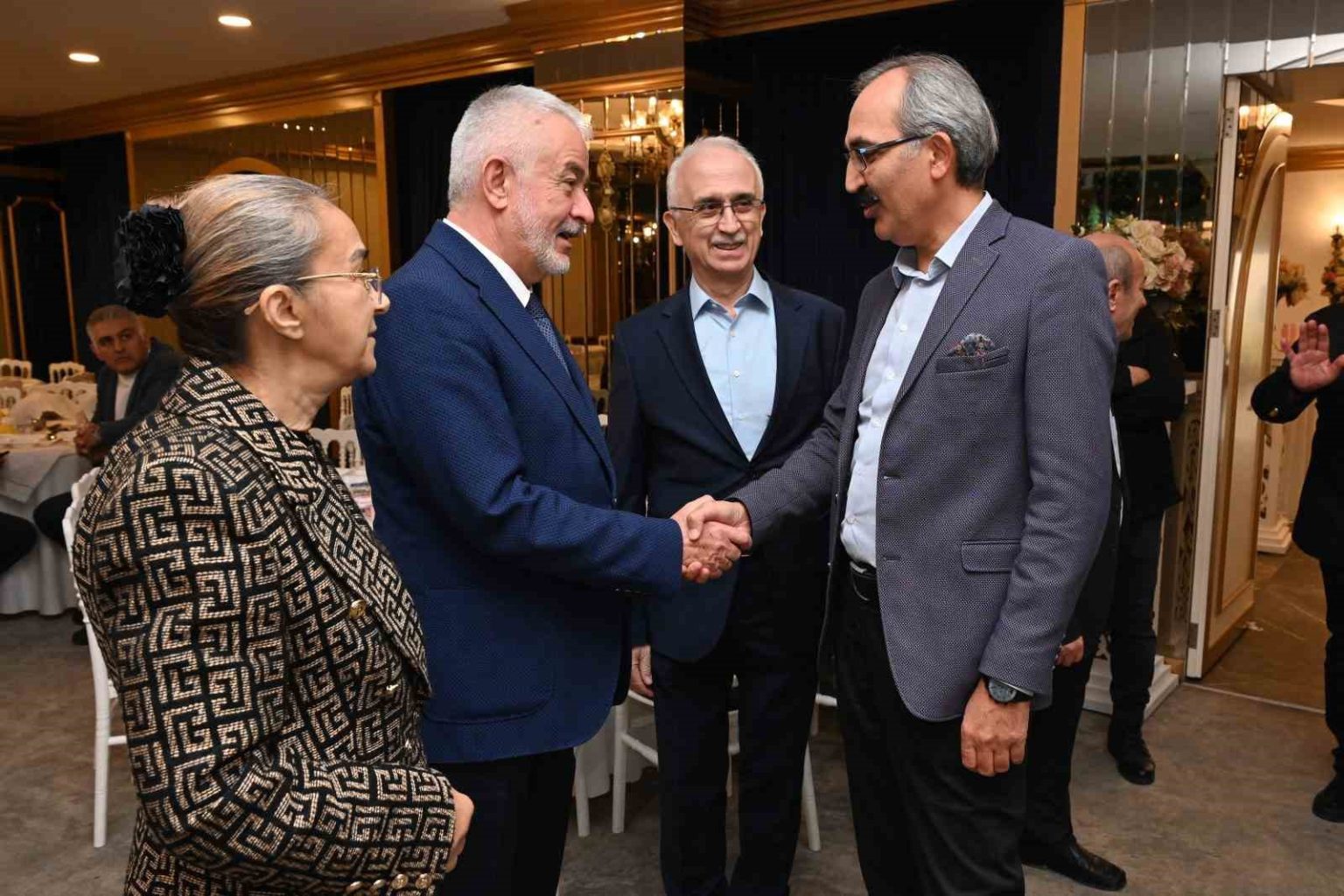 baskan-basdegirmen-bursadaki-ispartalilarla-helva-kabune-gununde-bulustu