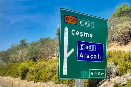 cesmede-motosiklet-kazasi-1-olu-2-yarali