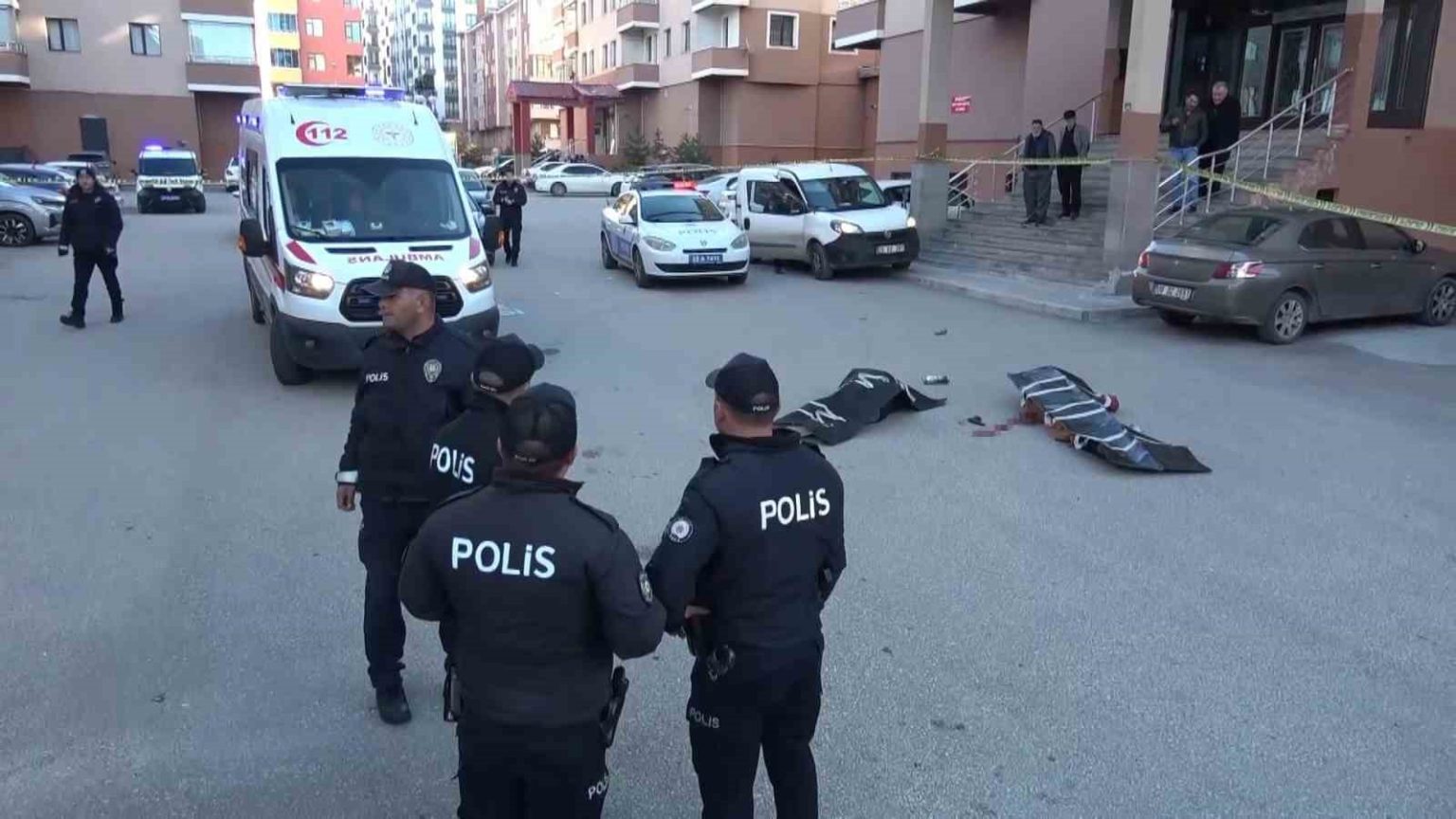 cezaevinden-izinli-cikti-daha-once-bicakla-yaraladigi-kadini-bu-defa-silahla-vurdu-sonra-intihar-etti