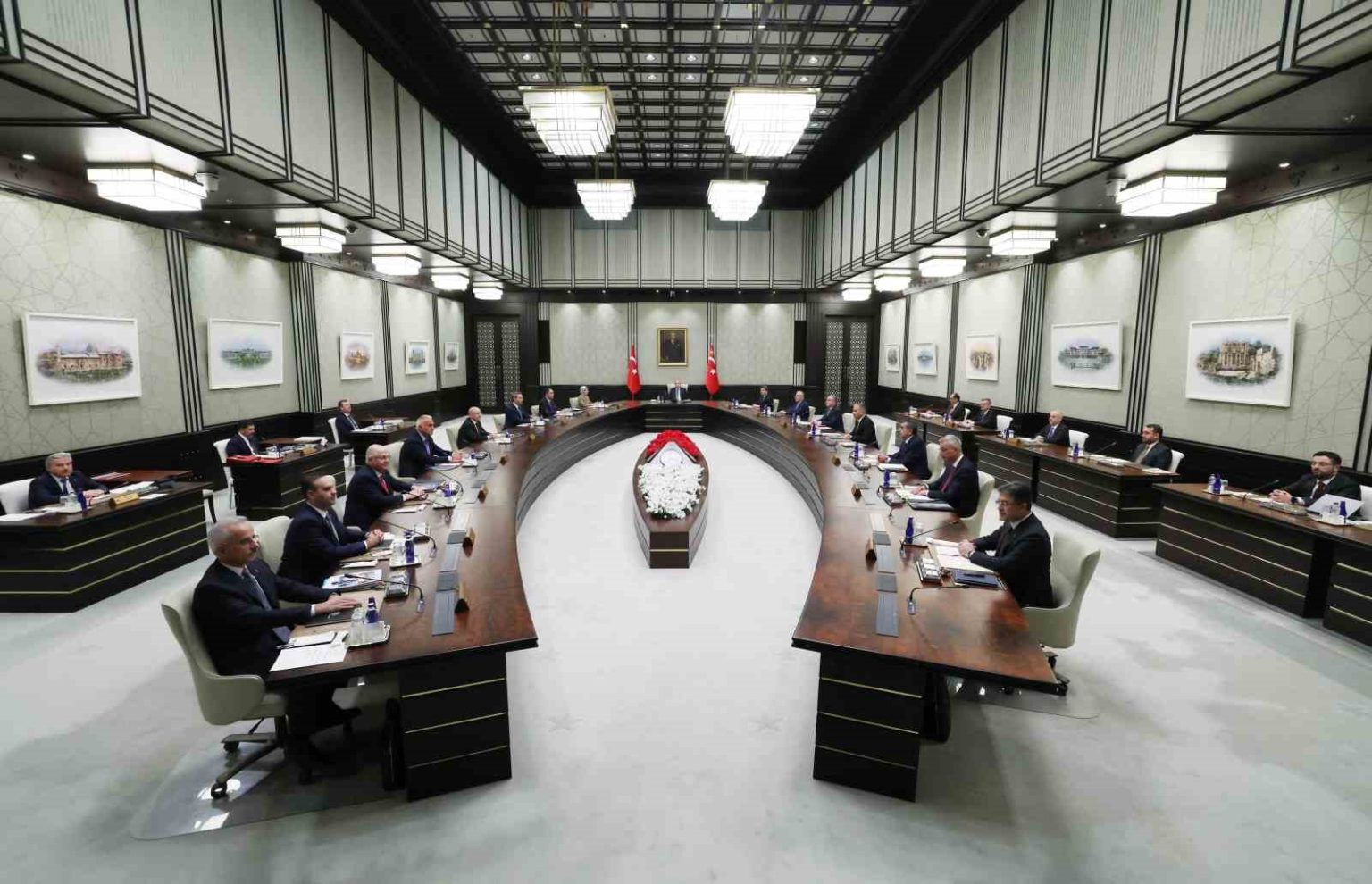 cumhurbaskanligi-kabinesi-cumhurbaskani-recep-tayyip-erdogan-baskanliginda-bestepede-toplandi