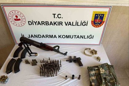 diyarbakirda-jandarma-operasyonlarinda-cok-sayida-silah-ve-muhimmat-ele-gecirildi