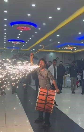 elazigda-davulcu-figurleri-ile-dugunlere-renk-katiyor