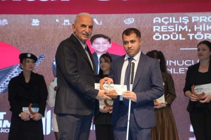 eskisehirli-ogretmenin-hikayesi-848-eser-arasindan-secildi