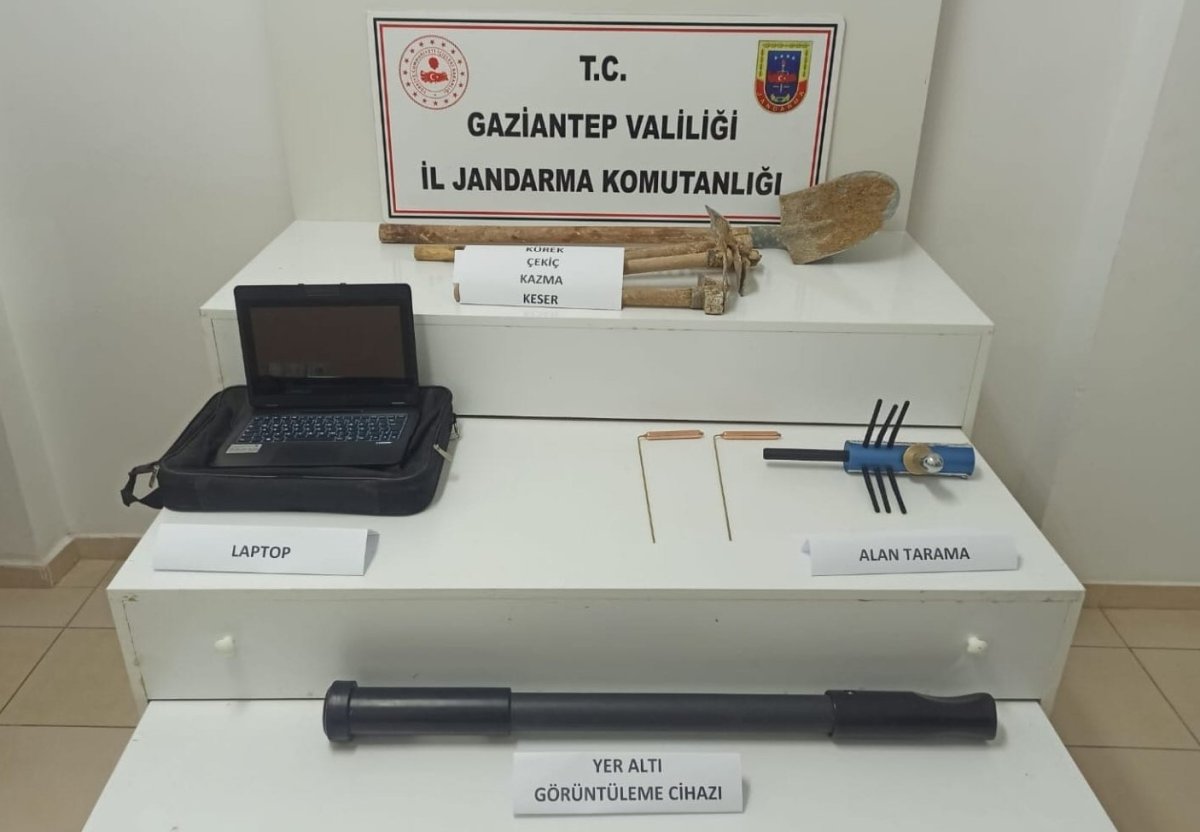 gaziantepte-define-bulmak-amaciyla-kacak-kazi-yapan-9-sahis-sucustu-yakalandi