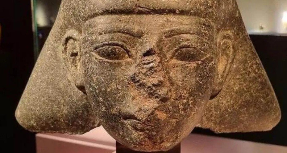 hollanda-calinan-3-bin-500-yillik-antik-heykeli-misira-iade-ediyor