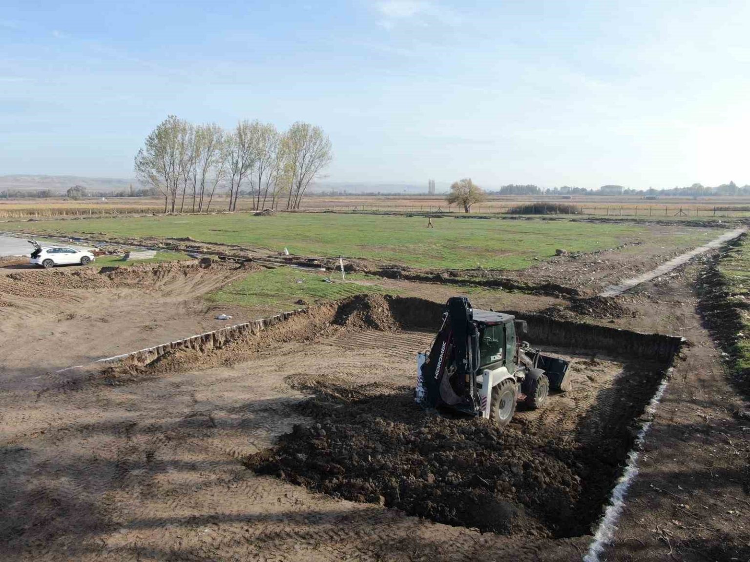 inonu-spor-kompleksi-calismalari-tum-hiziyla-suruyor