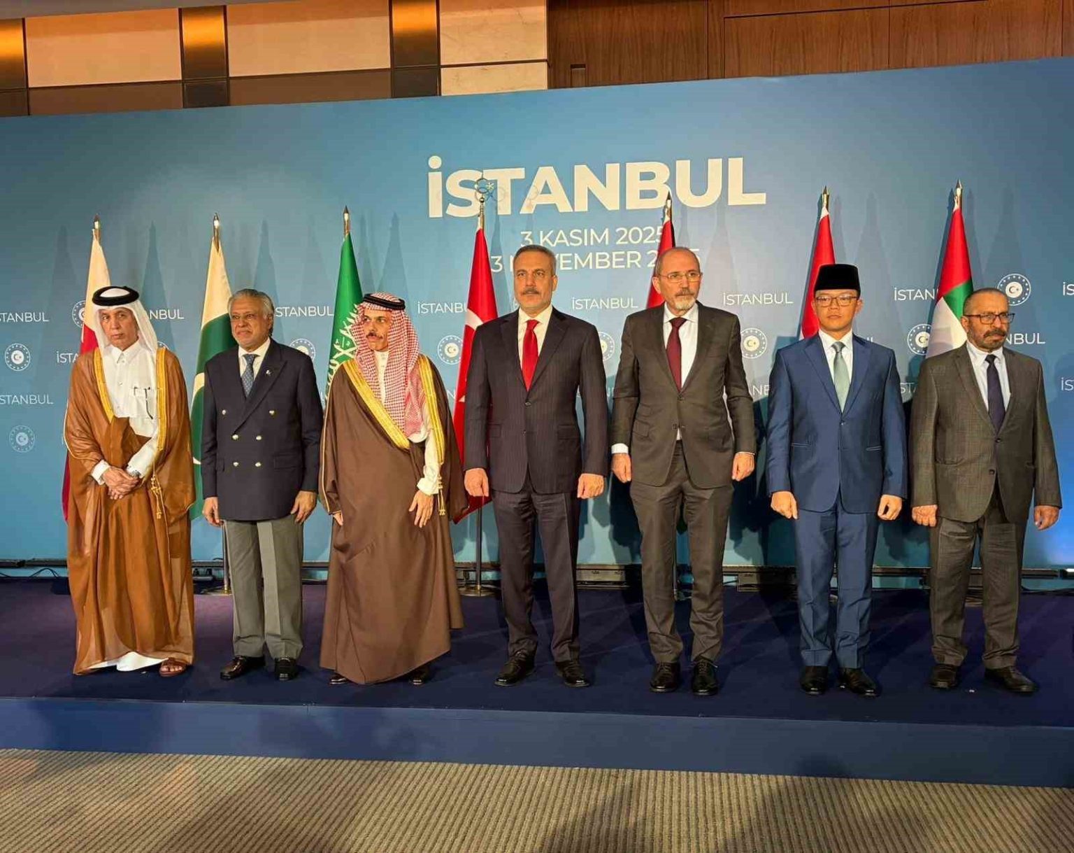 istanbuldaki-kritik-gazze-toplantisi-basladi