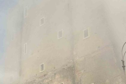 italyada-orta-caga-ait-kule-coktu-3-yarali