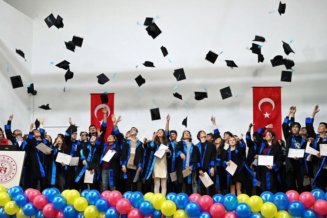 kirklarelinde-gelecegin-teknoloji-yildizlari-mezun-oldu