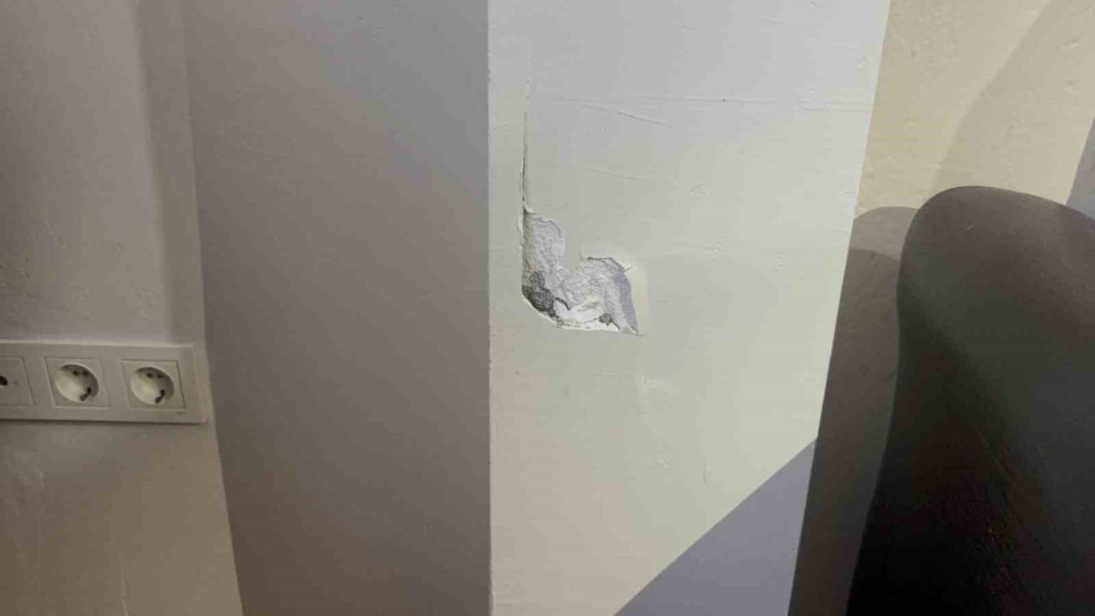 kocaelide-kolonlari-catlayan-bir-bina-daha-bosaltildi