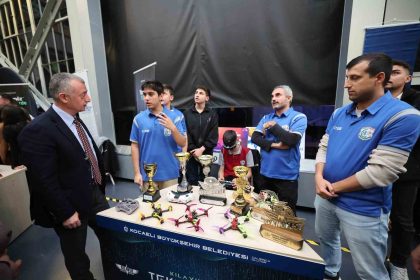 kocaelide-teknoloji-takimlarina-verilen-destek-20-milyon-liraya-cikarildi