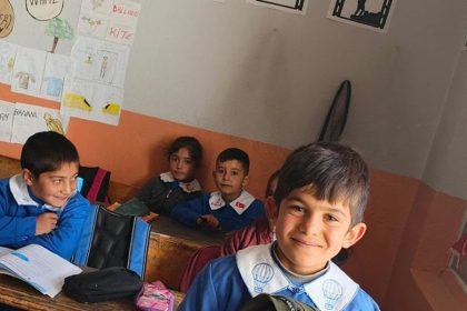 koy-okulunda-yurek-isitan-dogum-gunu-surprizi