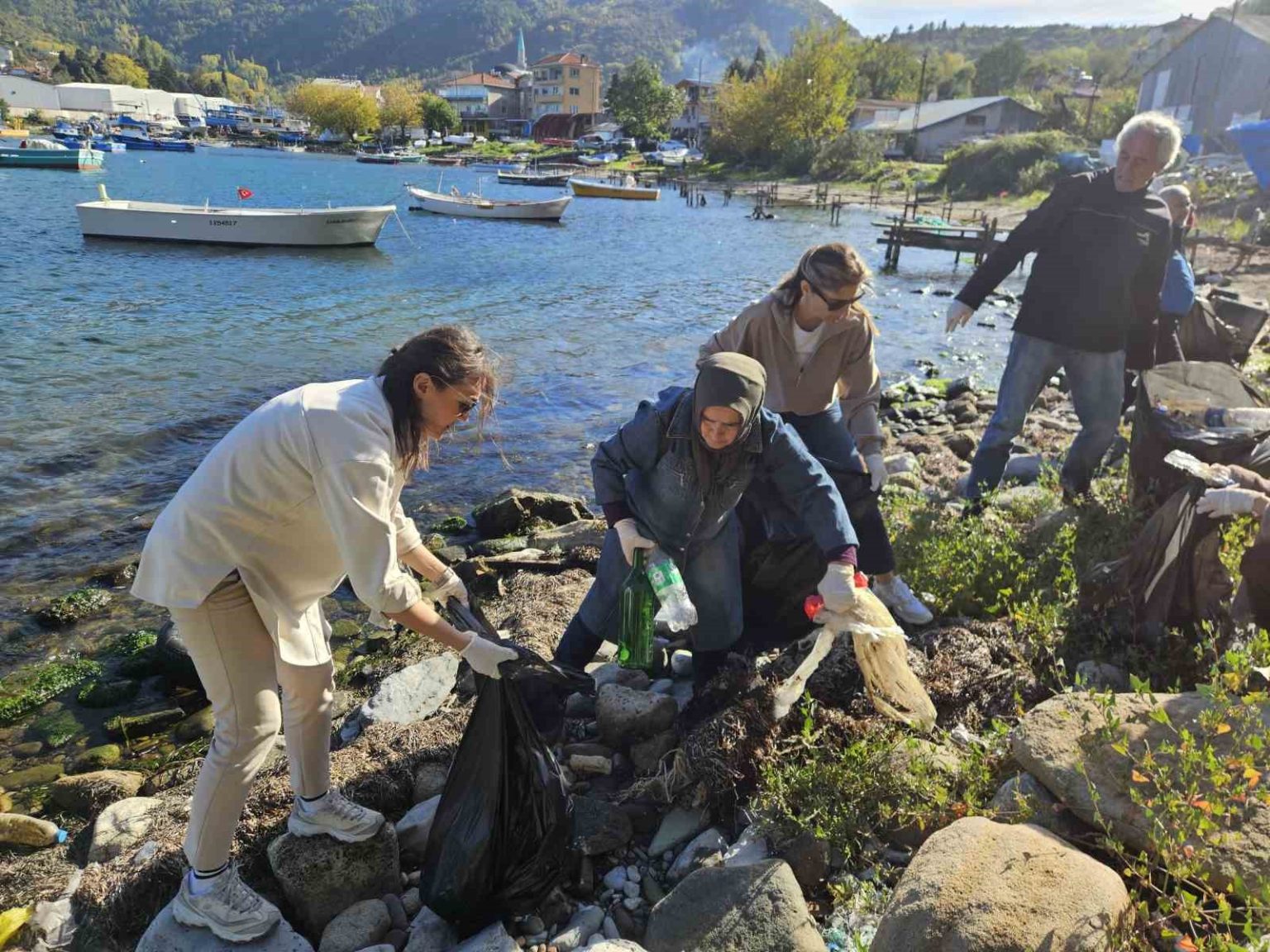 kurucasilede-2-saatte-30-poset-cop-toplandi