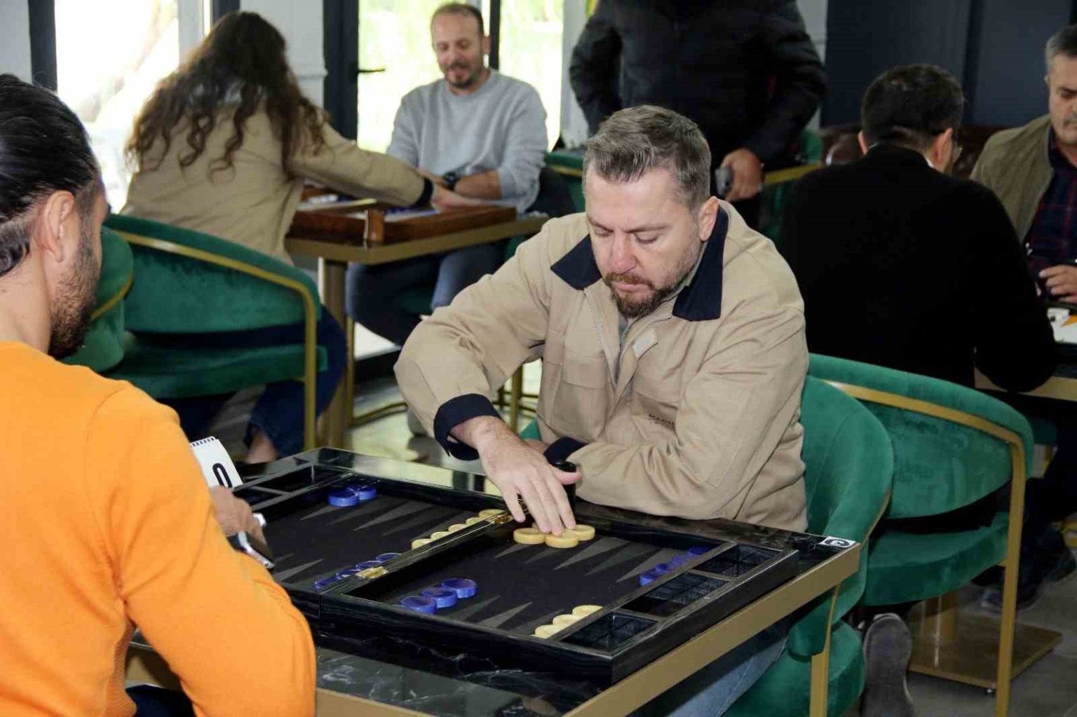 kutahya-osbde-4-geleneksel-firmalar-arasi-tavla-turnuvasi-basladi