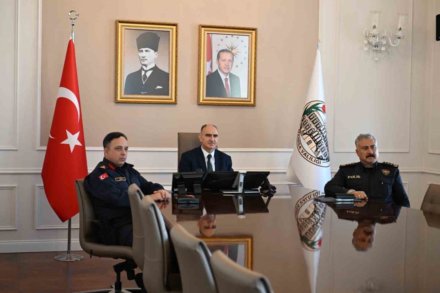 manisada-ekim-ayi-asayis-ve-guvenlik-konulari-degerlendirildi