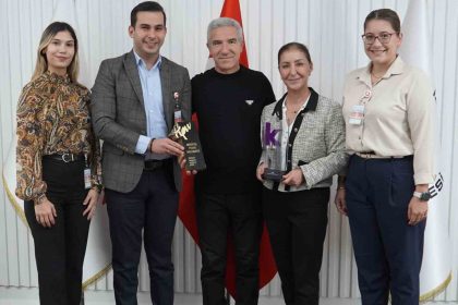 medical-point-izmir-hastanesine-cifte-gurur