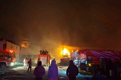 meyve-sebze-paketleme-fabrikasi-yanginindaki-hasar-gun-agarinca-ortaya-cikti