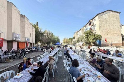 romanlardan-ilicabasinda-hayir-yemegi