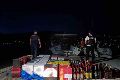 sahil-guvenlikten-luks-teknelere-uyusturucu-operasyonu